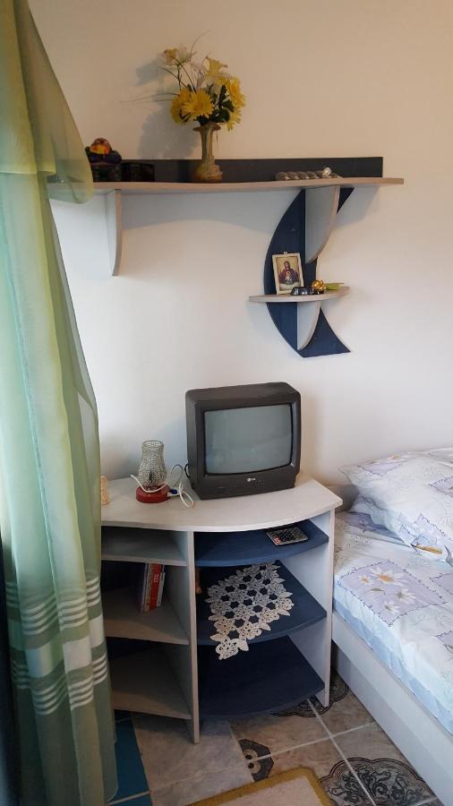 Casele Lena Bed and Breakfast Aldesti  Exterior foto
